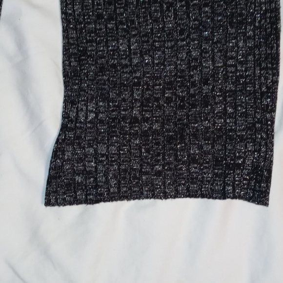 Rue 21 xs long sleeved youth sweater - Picture 2 of 7